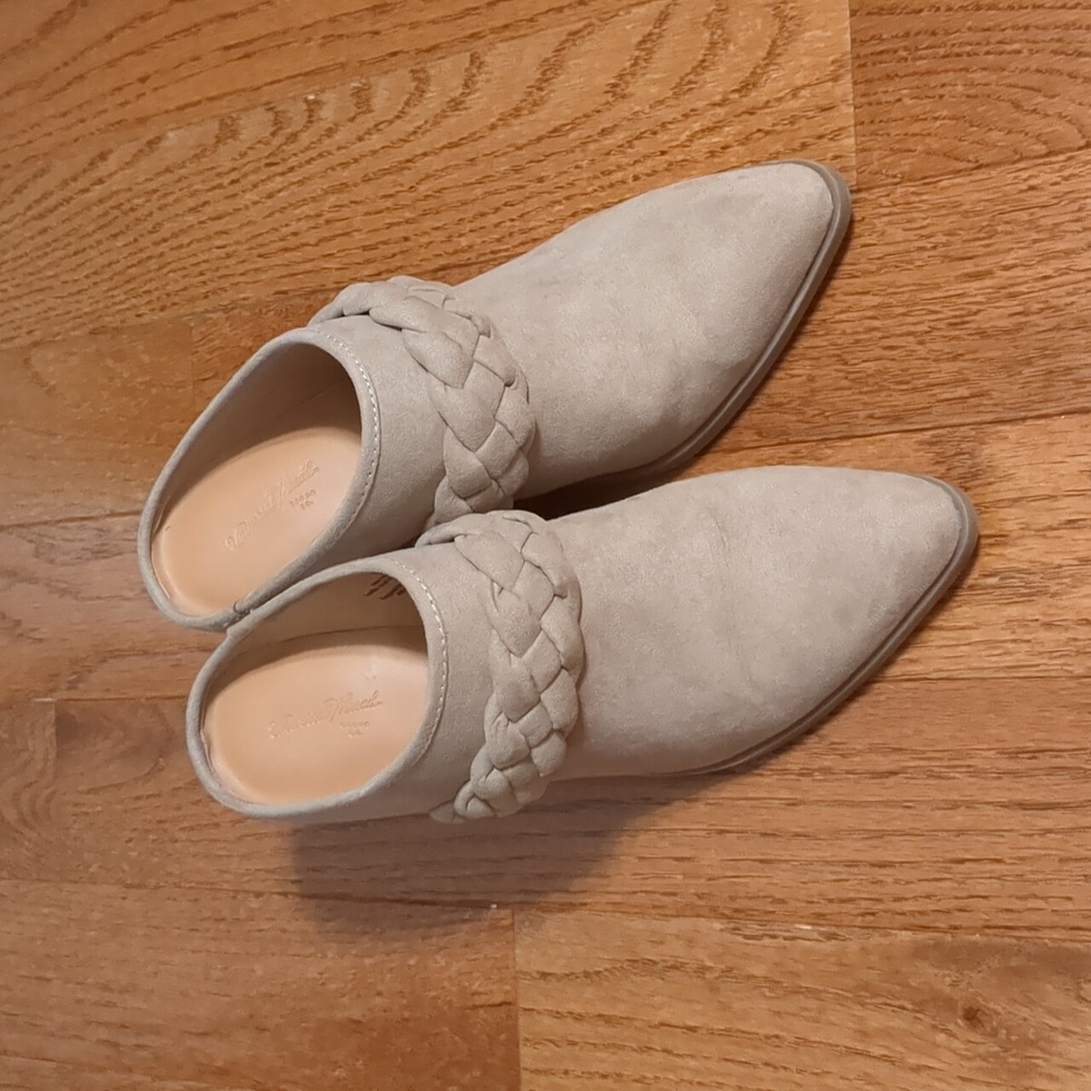 Universal Thread Booties